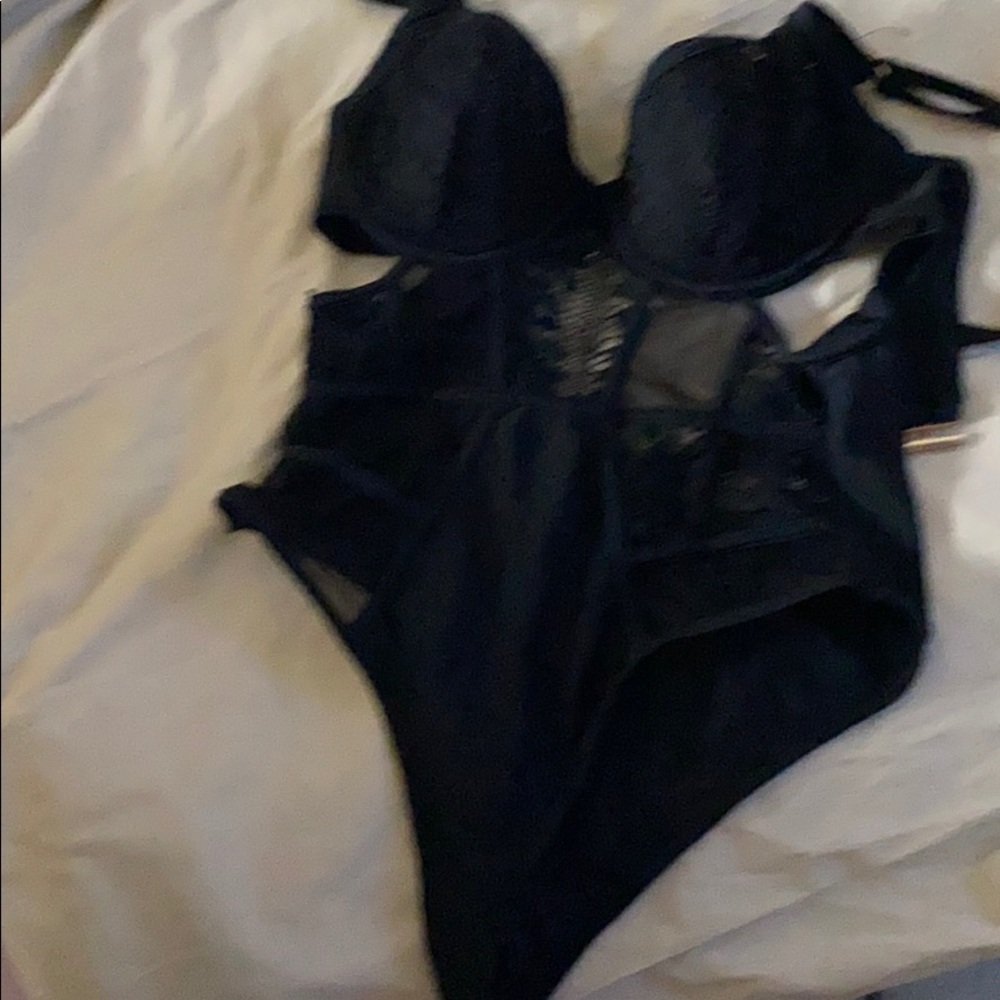 One piece swimsuit with lace & mesh size 32DD NWOT